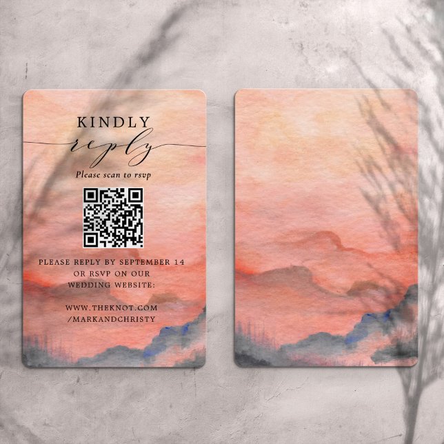 Carte D'accompagnement Code QR de réponse pour un mariage Coucher de sole (Mountain rustic sunset wedding RSVP QR Code. Guest can scan the code and rsvp on your website.)