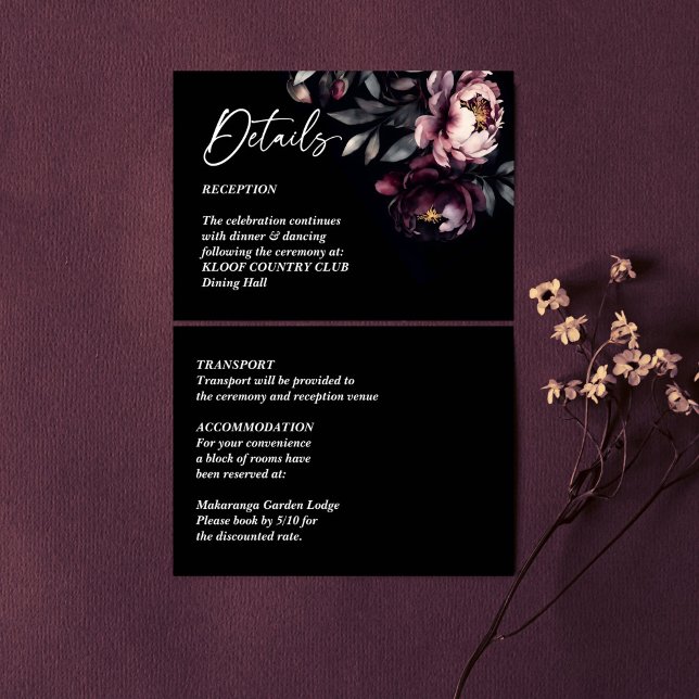 Carte D'accompagnement Dark moody noir détails de mariage élégants (Dark moody noir elegant wedding details enclosure card burgundy peonies floral rsvp card)