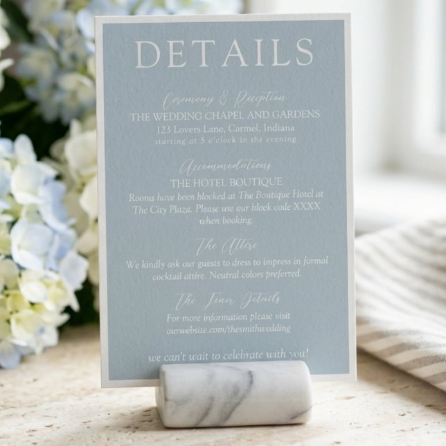 Carte d'accompagnement de mariage élégante à l'écr (Elegant Coastal Blue Script Wedding Enclosure Card)