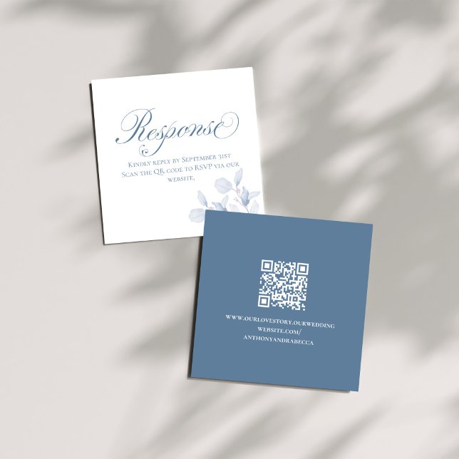 Carte d'accompagnement de mariage QR à motif flora (Square dusty blue wedding RSVP card set with QR code and soft shadow styling)