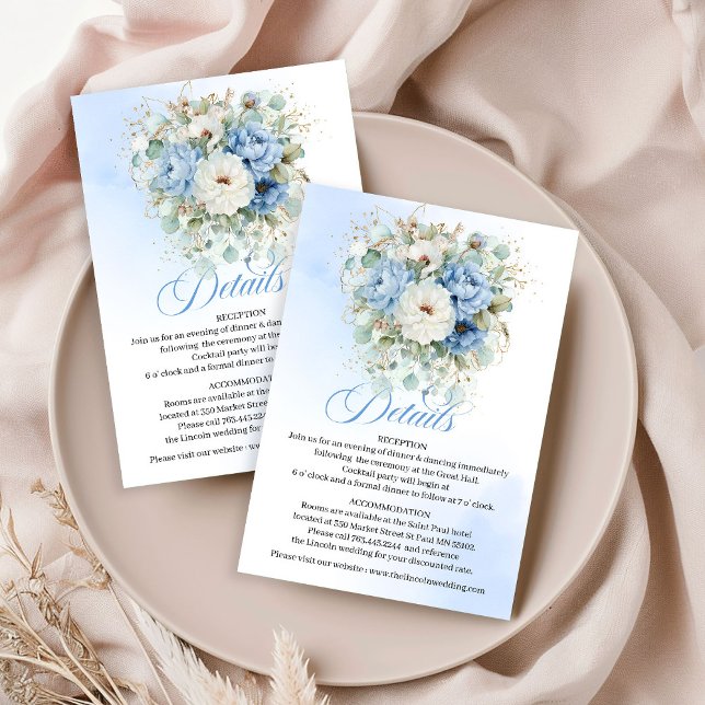 Carte D'accompagnement Détails de mariage classiques bleu clair floral bl (Classic Light Blue Floral White Wedding Details Card)