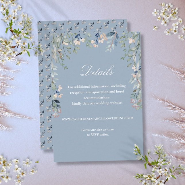 Carte D'accompagnement Détails de mariage en cascade florale bleu poussié (Dusty Blue Elegant Floral Cascade Wedding Details Enclosure Card)