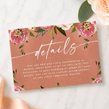 Détails de mariage floraux rustiques chic en fleur