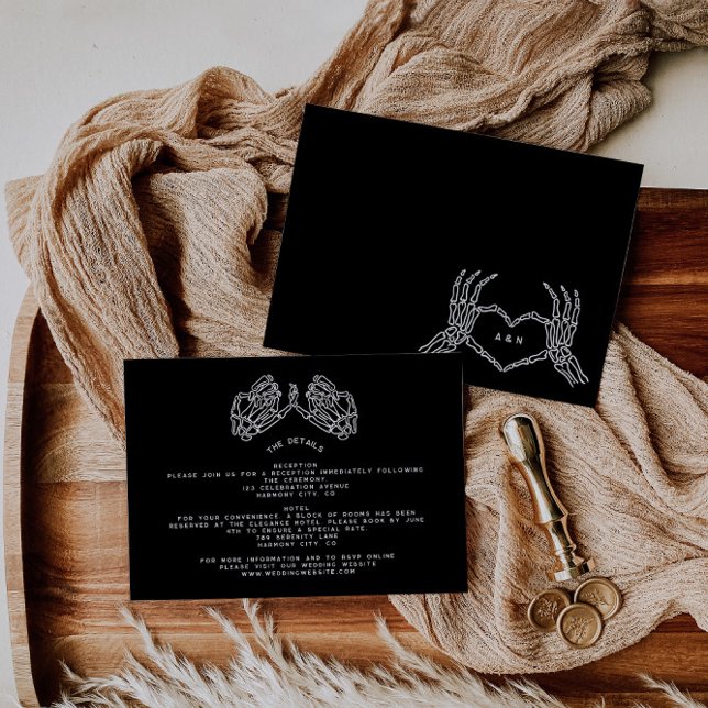 Carte D'accompagnement Détails de mariage gothique Mains de squelette de  (Créateur téléchargé)