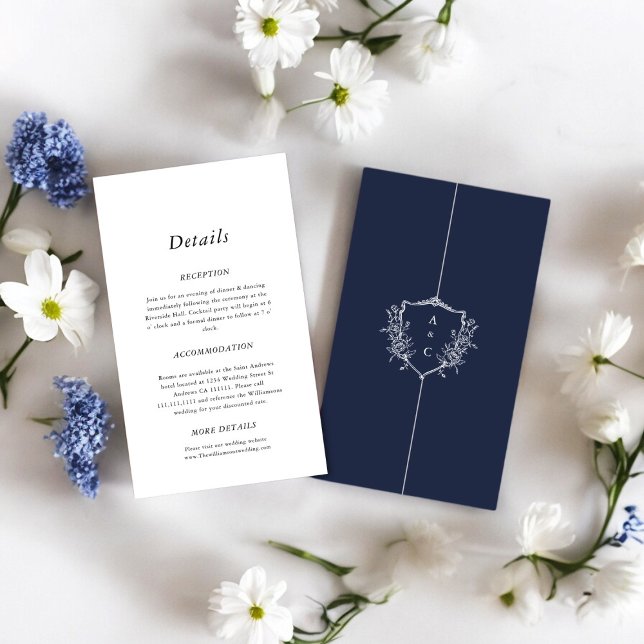 Carte D'accompagnement Détails du mariage minimal de la marine (wedding details card in navy blue and white , stylish crested initials , )