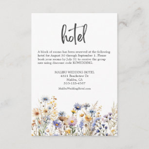 Carte D'accompagnement Dusty Blue Fleurs sauvages Élégant hôtel de mariag