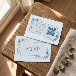 Carte D'accompagnement Elégant Blue Floral Wedding RSVP QR Code
