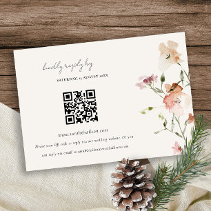 Carte D'accompagnement Elégant Blush Meadow Floral Wedding RSVP QR Code