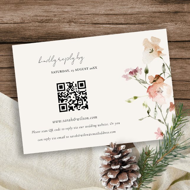 Carte D'accompagnement Elégant Blush Meadow Floral Wedding RSVP QR Code (Créateur téléchargé)