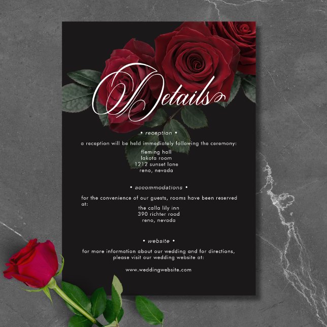 Carte D'accompagnement Élégant Moody Blood Red Roses Détails floraux (Elegant Moody Blood Red Roses Floral Details Enclosure Card)