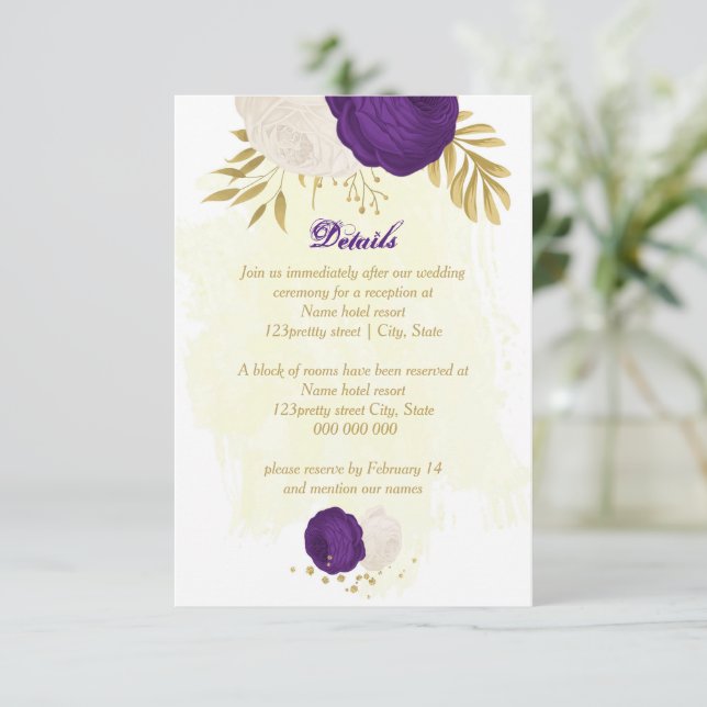 Carte D'accompagnement fleurs blanches royales violettes or mariage botan (Debout devant)