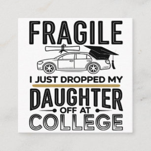 Carte D'accompagnement Fragile College Drop-Off Design avec voiture Illus