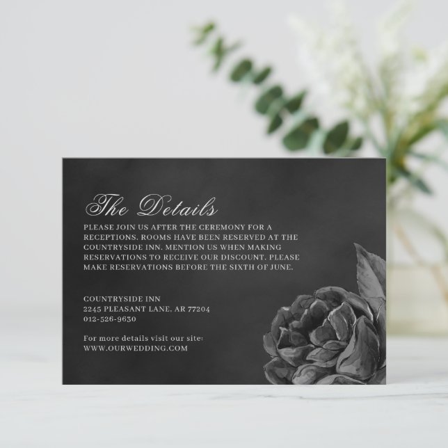 Carte D'accompagnement Gothique sombre Moody Rose monochrome Mariage (Debout devant)