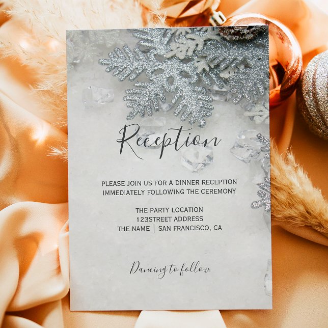 Carte D'accompagnement Hiver merveilleux argent neige typographie récepti (Winter wonderland silver snow typography reception enclosure card)