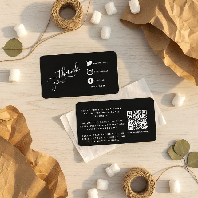 Carte D'accompagnement icônes de médias sociaux blancs qrcode merci escom (White social media icons qrcode thank you discount enclosure card.)