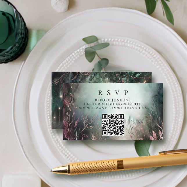 Carte D'accompagnement Jardin enchanté QR Code en ligne RSVP Mariage (enchanted forest rsvp card QR website modern elegant romantic watercolor gold vines emerald mauve)