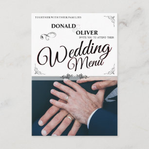 Carte D'accompagnement Mains d'un couple gay de mariage avec des anneaux