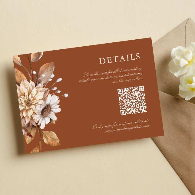 Carte D'accompagnement Mariage élégant au code QR floral boho terracotta (Terracotta floral QR code enclosure cards share wedding details with elegant ease.)