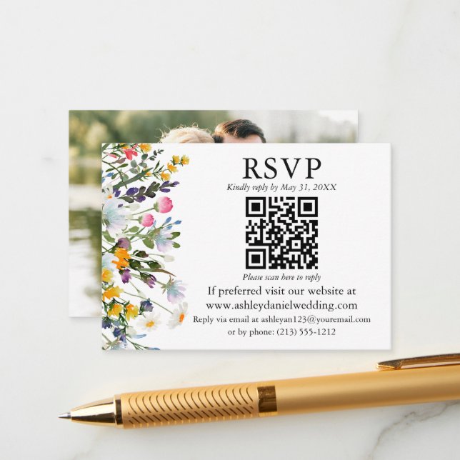 Carte D'accompagnement Mariage photo QR RSVP Fleurs sauvages d'aquarelle (Devant/Arrière en situation)