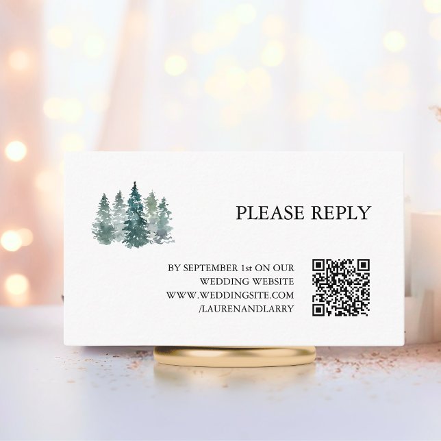 Carte D'accompagnement Mariage RSVP QR code Pins verts rustiques (Wedding RSVP QR code Rustic Green Pine Trees Enclosure Card)