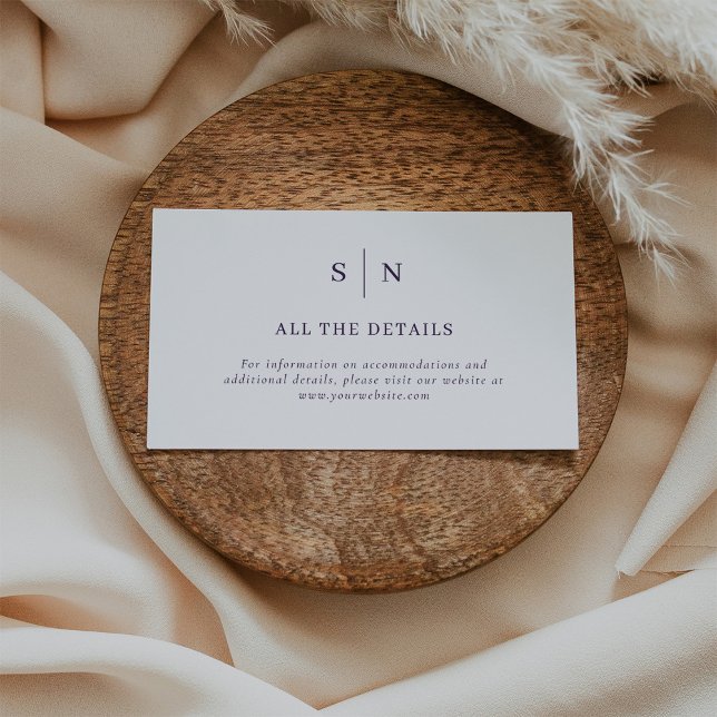 Carte D'accompagnement Minimal et chic | Détails blanc et violet (A chic, trendy wedding details card in white with colorful purple text)