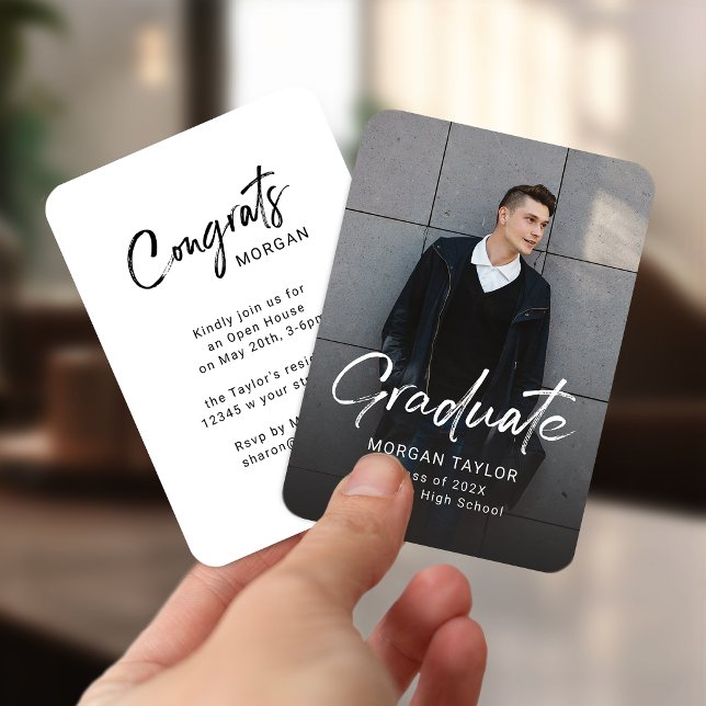 Carte D'accompagnement Modern Script Casual Photo Graduation Announcement (Modern Script Casual Photo Graduation Announcement)