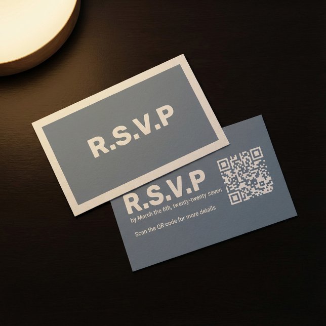 Carte D'accompagnement Moderne bleu audacieux RSVP QR Code Mariage (Modern Blue bold RSVP QR Code Wedding Enclosure Card.)