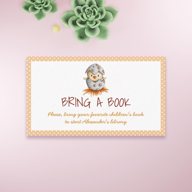 Carte D'accompagnement Neutral Chick Bird Apportez un Baby shower de livr (Cute Bring a Book baby shower card with a bird hatching)