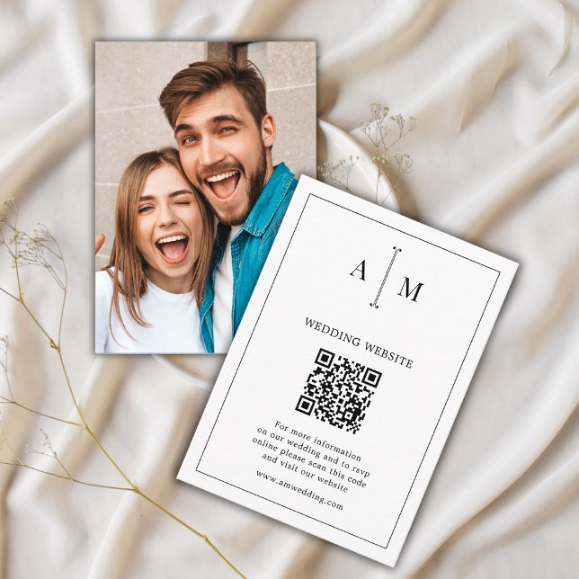 Carte D'accompagnement Noir Blanc Monogramme Photo QR Code Mariage RSVP (Créateur téléchargé)