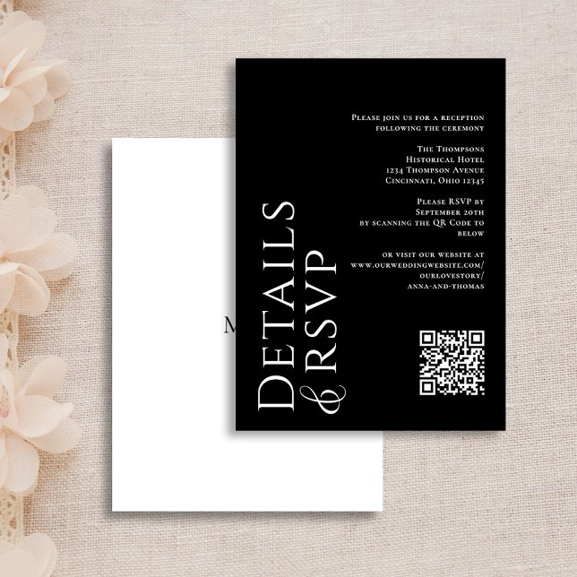 Carte D'accompagnement Noir et blanc Code QR moderne RSVP Détails (Simple modern black and white details and RSVP online enclosure card. )