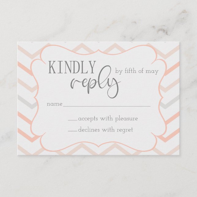 Carte D'accompagnement Pastel Peach et Grey Zig Zag RSVP (Devant)