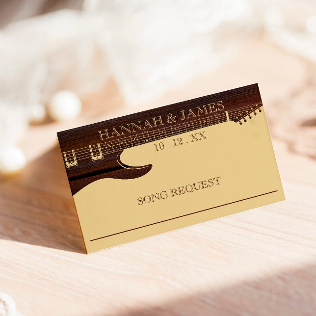Carte D'accompagnement Red Wood & Tan Brown Guitare Mariage Demande de ch (Red Wood & Tan Brown Guitar Wedding Song Request Enclosure Card)