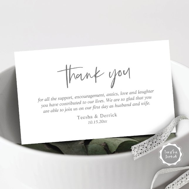 Carte D'accompagnement Remerciement de mariage, annexe de script simple m (Wedding Thank you card, in modern casual script, dark grey design)