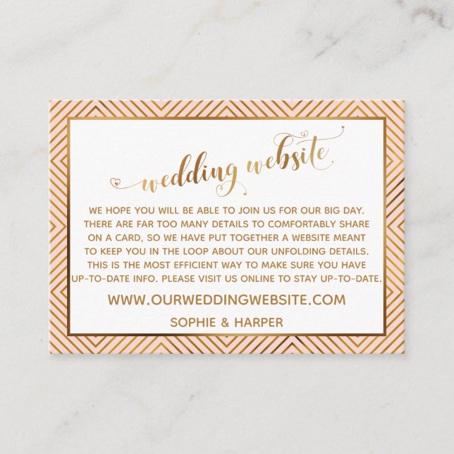Carte D'accompagnement Script de cœurs dorés sur site Web de mariage rose (Devant)