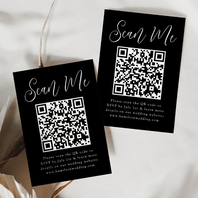 Carte D'accompagnement Simple Script noir et blanc QR Code Mariage RSVP (Créateur téléchargé)