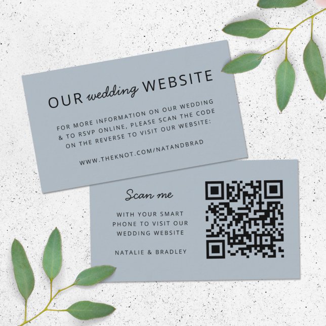Carte D'accompagnement Site mariage | QR Code bleu moderne minimal (Direct guests seamlessly to your wedding website using this QR code soft blue enclosure card)