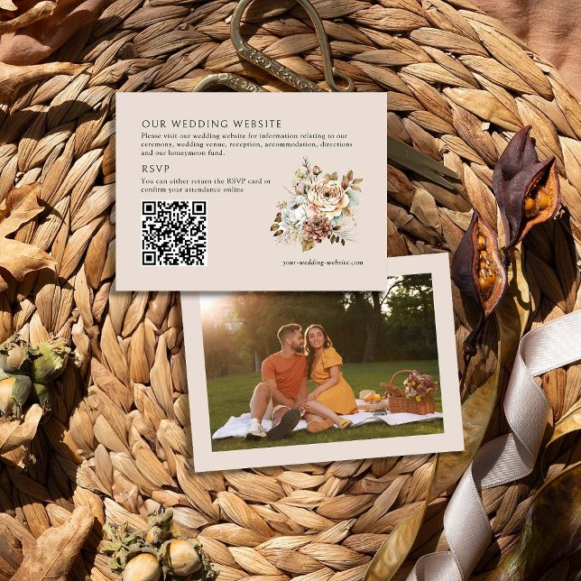 Carte D'accompagnement Site Web de Mariage avec Code QR de Photo Florale  (Wedding Website QR Code card from Rustic Floral Brown Neutral Wedding Collection by Darling & May)