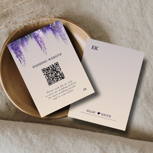 Carte D'accompagnement Whimsical Purple Floral QR code Monogram Mariage (Créateur téléchargé)