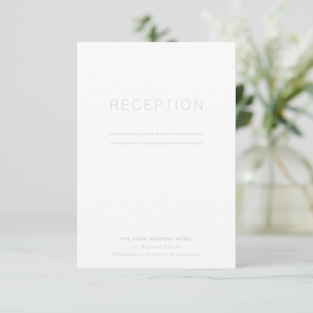 Carte d'accueil simple et moderne Dusty Blue Weddi (Debout devant)