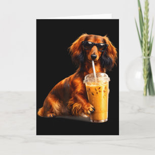 Carte Dachshund drôle buvant un café glacé amateur d'hum