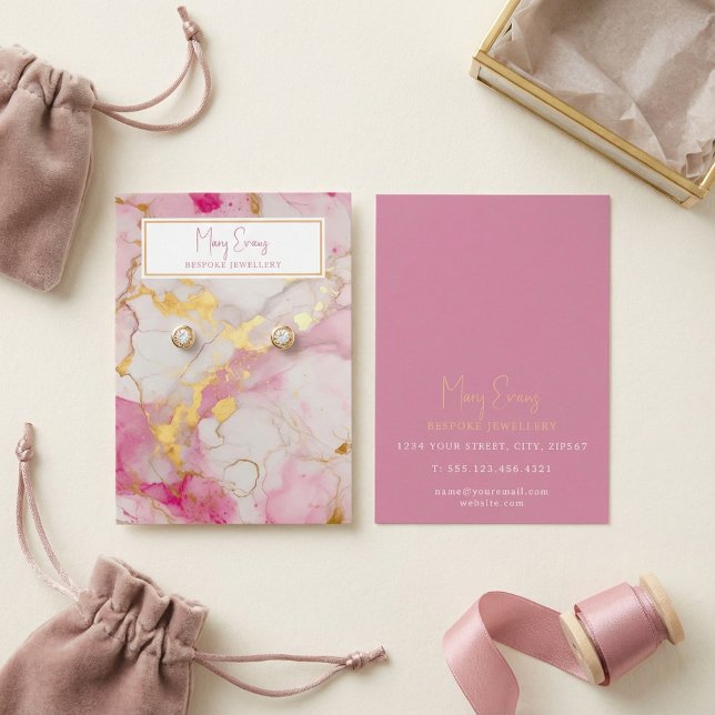 Carte d'affichage de l'effet de marbre doré et ros (Gold and pink marble effect earring display card.)