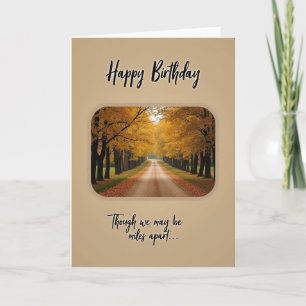 Carte d'anniversaire aux feuilles dorées d'automne