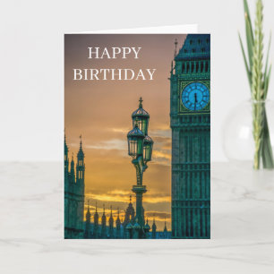 Carte d'anniversaire avec vue sur le lampadaire et