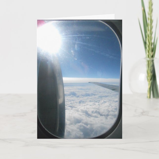 Carte d'anniversaire "Avion sous un ciel nuageux" (Devant)