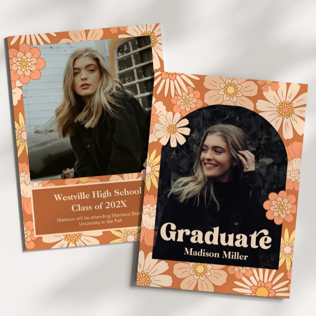 Carte d'annonce de remise de diplôme rétro floral (Créateur téléchargé)