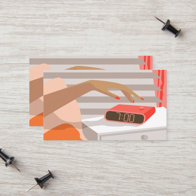 Carte D'appel Main des femmes poussant le bouton snooze du révei (Devant/Arrière en situation)