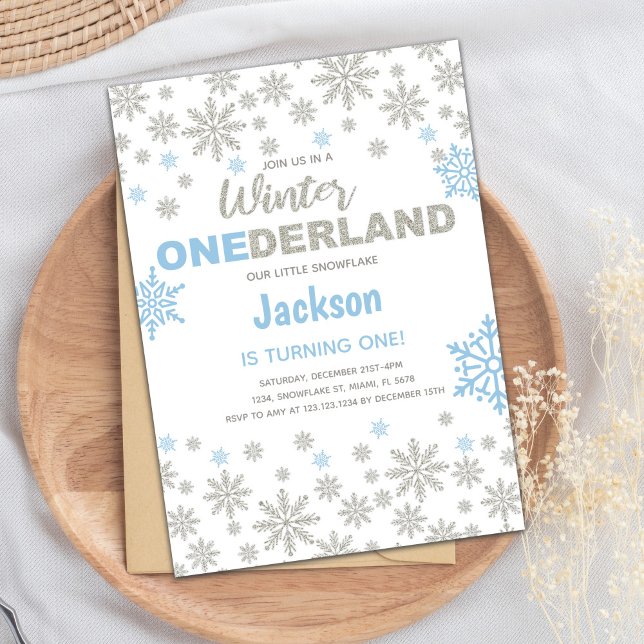 Carte de 1er anniversaire de Snowflake (Blue Silver SnowFlake Winter Birthday Onederland Invitation)