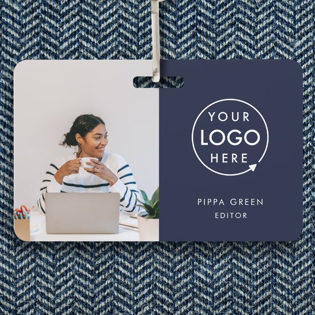 Carte de badge d'identification | Badges nominatif (Navy blue company branded staff ID badges for business events & employee identification.)