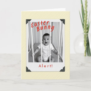 Carte de bébé d'alerte de lapin de Pâques
