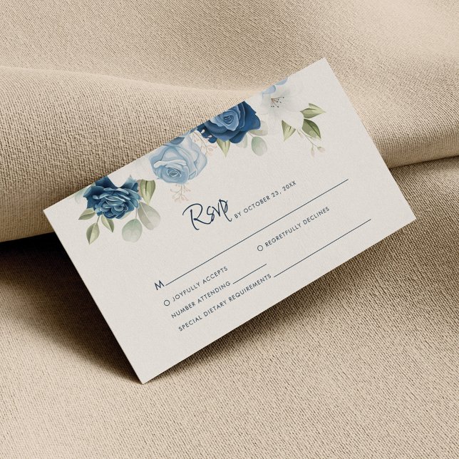 Carte de boîtier RSVP Dusty Blue Wedding (Dusty Blue Floral Watercolor Wedding RSVP Enclosure Card)